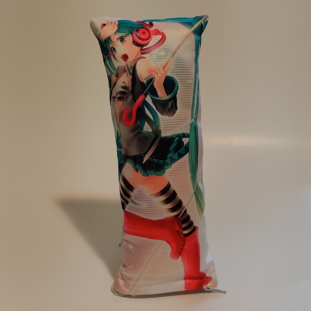 Hatsune Miku Wrist Pillow